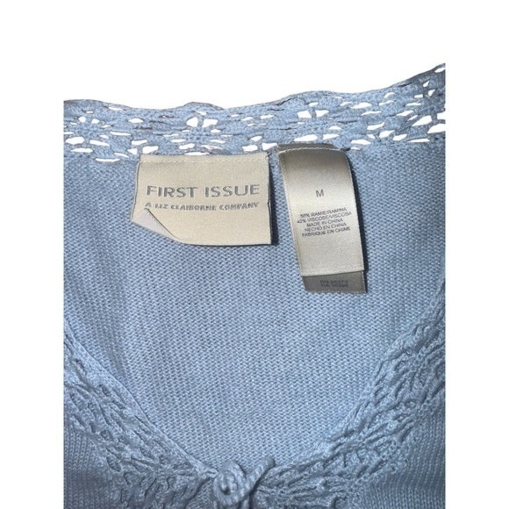 First Issue Liz Claiborne Light Blue Knit Cropped Cardigan Sweater M - Picture 2 of 4
